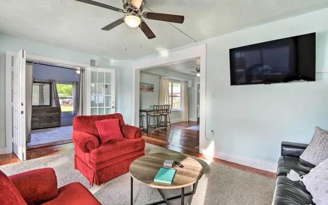 photo 2 of Centrally Located Home - 7 Miles to Siesta Key!