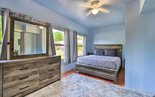 photo 5 of Centrally Located Home - 7 Miles to Siesta Key!