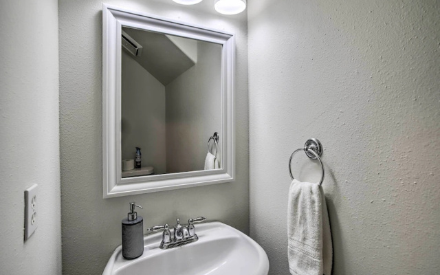 photo 3 of Spacious Houston Getaway < 18 Mi to Downtown!