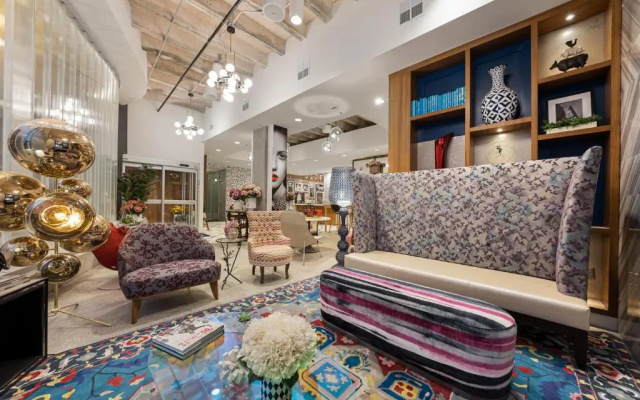 photo 2 of Spacious Insta-worthy Oasis steps from Night Life 360