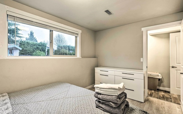 photo 2 of Spacious Kent Home ~ 17 Mi to Dtwn Seattle!
