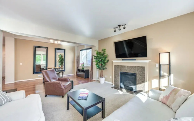 photo 2 of Spacious Kent Home Near Seatac Airport w/ Patio