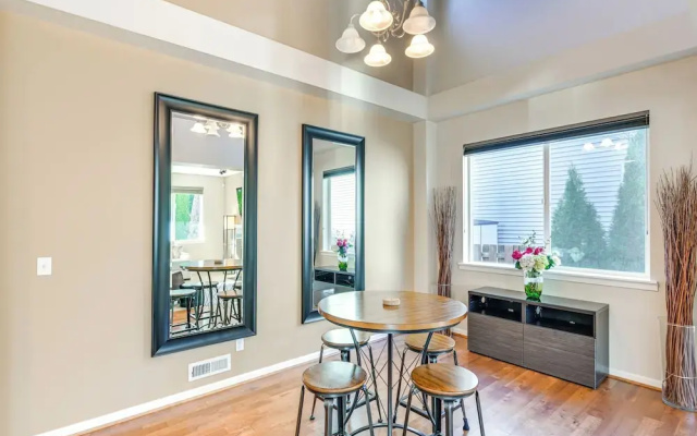 photo 4 of Spacious Kent Home Near Seatac Airport w/ Patio
