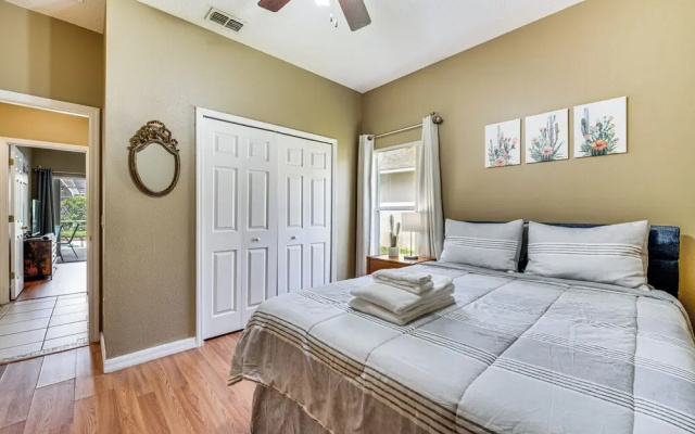 photo 4 of 10 Mi to Parks: Spacious Kissimmee Home w/ Lanai!