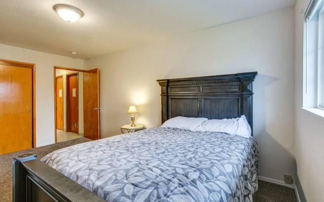 photo 3 of Spacious Lakewood Home - 10 Mi to Downtown Tacoma!
