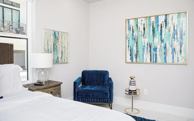 photo 4 of Spacious Luxe 3BD Townhome in Dwtn HTX.
