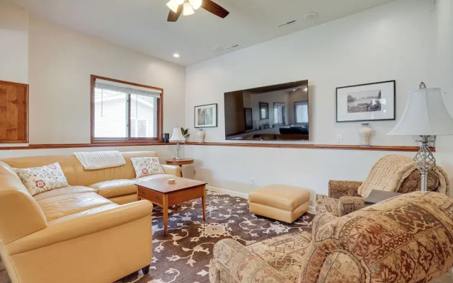 photo 4 of Spacious Minneapolis Home Rental: 8 Mi to Downtown