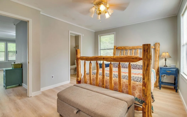 photo 3 of Spacious Mountain Home Retreat Near Norfork Lake!