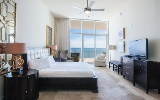 photo 5 of Spacious Penthouse on the Gulf - Unit Tpd2302