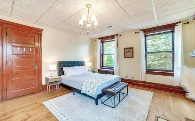 photo 5 of Spacious Pittsburgh Rental: Walk to Frick Park!