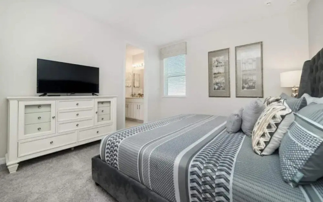 photo 2 of Spacious Relaxing Home by Disney Parks