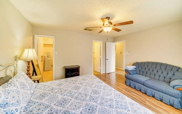 photo 5 of Spacious San Antonio Home: Close to Military Bases
