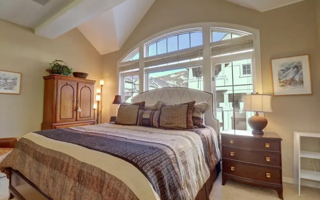 photo 2 of Spacious Slope-side Ski-In Ski-Out Town Home, Private Garage - ER12 by Redawning