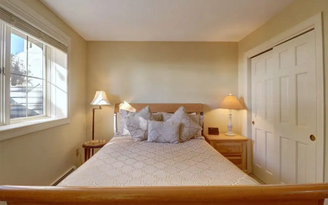 photo 5 of Spacious Slope-side Ski-In Ski-Out Town Home, Private Garage - ER12 by Redawning