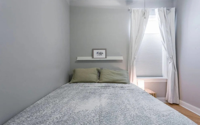 photo 4 of Spacious Split-level Apartment - Great for Groups