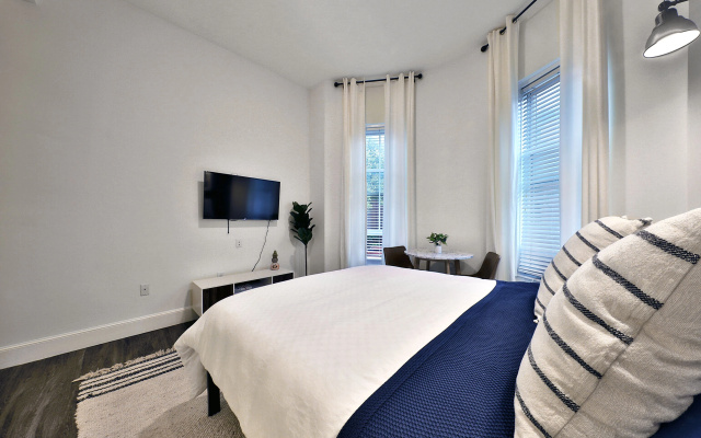 photo 2 of Spacious Studio With Fast Wifi!