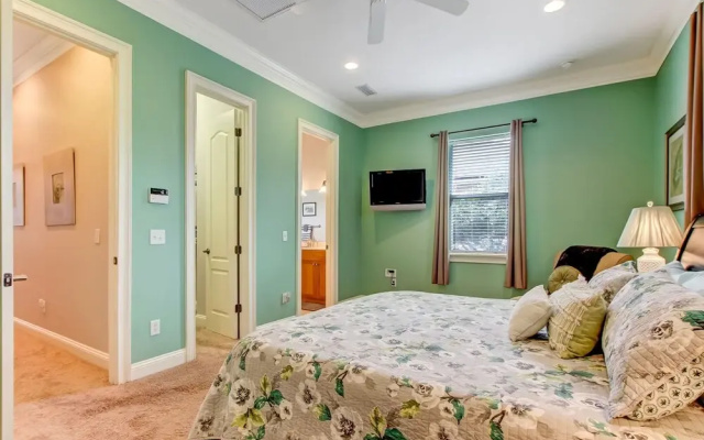 photo 2 of Spacious Townhome, 10 min to the Beach, Dogs OK!
