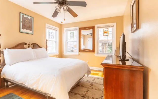 photo 2 of Spacious Townhome in St. Louis