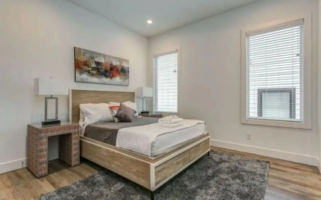 photo 4 of Spacious Tranquil Rooftop Pad on 8th by Music City Luxury Stays