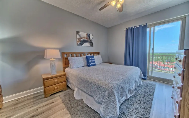 photo 3 of Spacious Tropical Condominium at 17th Floor with Beach and Pool Access - Unit 1707 by RedAwning