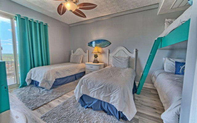 photo 5 of Spacious Tropical Condominium at 17th Floor with Beach and Pool Access - Unit 1707 by RedAwning