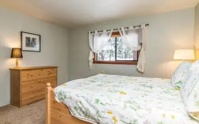photo 2 of Spacious Truckee Cabin for 12 by RedAwning