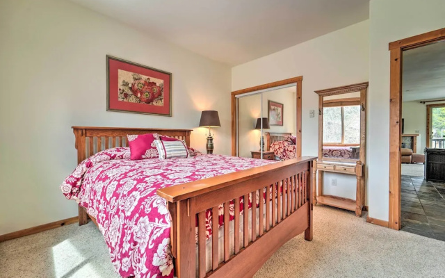 photo 2 of 2 Mi to Donner Lake: Walkable Truckee Condo!