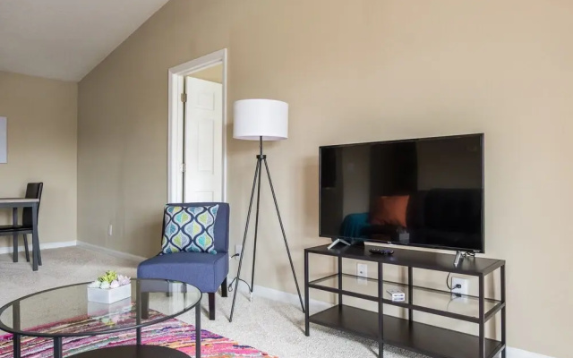 photo 3 of Spacious Uptown Apartments