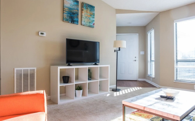 photo 5 of Spacious Uptown Apartments