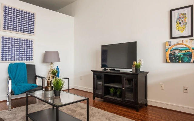 photo 4 of 1 BR Apt Near AA Center with Parking by Frontdesk