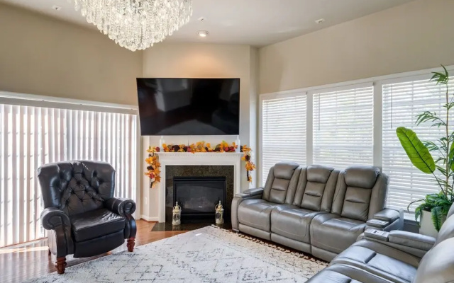 photo 2 of Spacious Woodbridge Home Near Leesylvania Park!