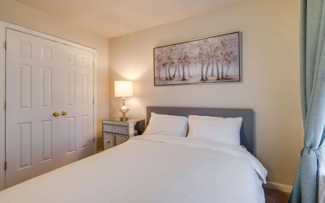photo 3 of Spacious Woodbridge Home Near Leesylvania Park!