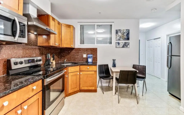 photo 2 of Spacious&stylish 2bd apt With Great Location!