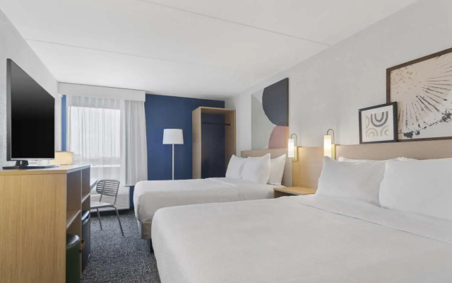 photo 4 of Spark By Hilton Grand Prairie