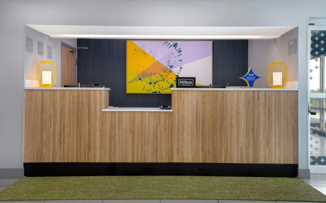 photo 5 of Spark by Hilton Lancaster
