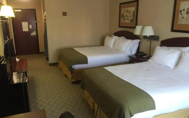 photo 5 of Spark by Hilton Lansing