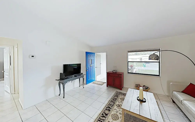 photo 3 of Sparkling W/ Private Lanai & Caged Pool 3 Bedroom Home