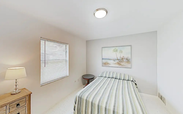 photo 5 of Sparkling W/ Private Lanai & Caged Pool 3 Bedroom Home
