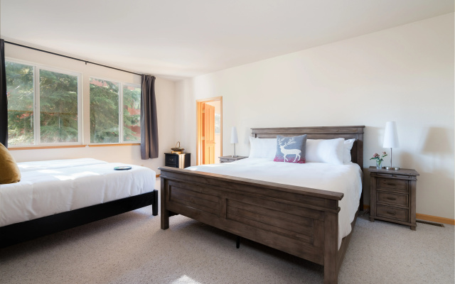 photo 5 of Sparrow by Avantstay Modern Mountain Retreat w/ Hot Tub, Pool Table & Games!