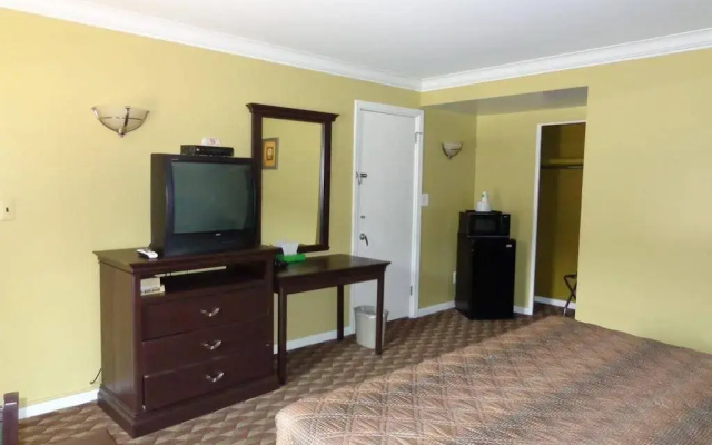 photo 5 of Spartan Motel