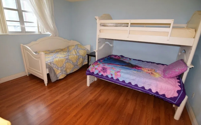 photo 3 of Spectacular 2 Bed 2 Baths Right Across The Beach