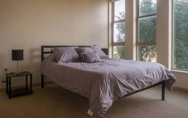 photo 5 of Spectacular 2 Bedroom Apartment