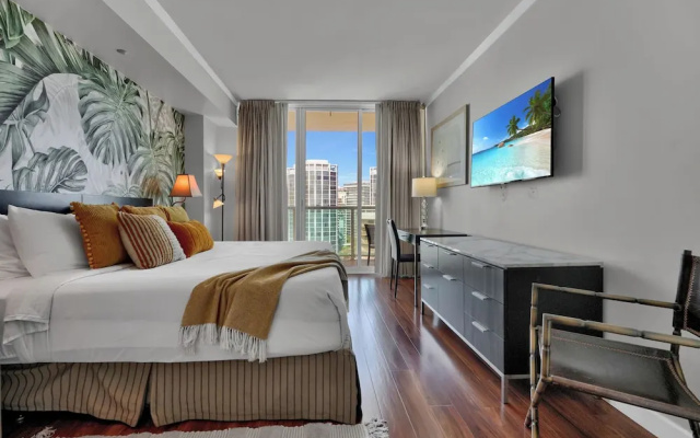 photo 5 of Spectacular Bay View 1bd 2baths in Grove