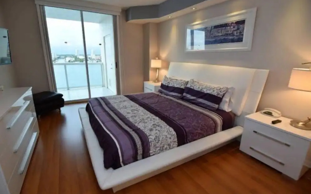 photo 2 of Spectacular Bay View 2 Bed 2 Bath @ Golden Bay Sunny Isles Beach