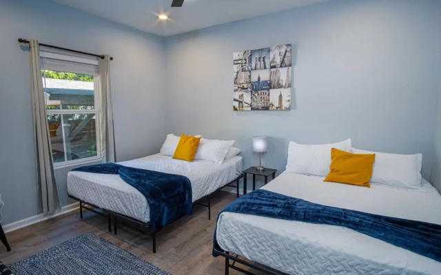 photo 5 of Spectacular Brand New 4BR 2 5BA Near DT Riverwalk
