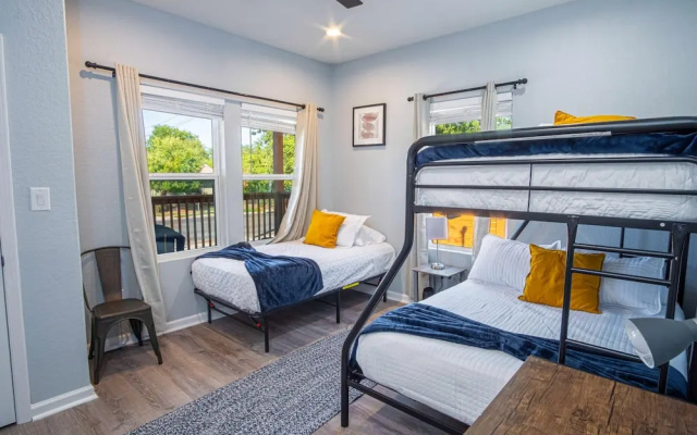 photo 3 of Spectacular Brand New 4br/2.5ba Near DT/ Riverwalk