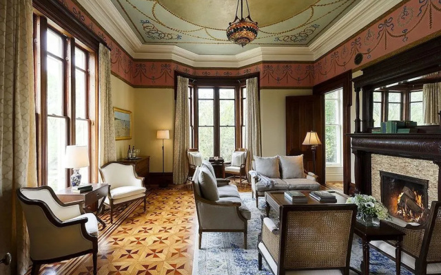 photo 4 of Spicer Mansion