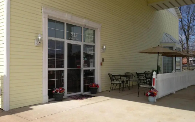 photo 5 of Spinning Wheel Inn Branson