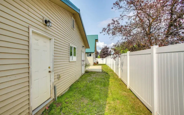 photo 5 of Spirit Lake Home w/ Fenced Yard: 1 Mi to Water!