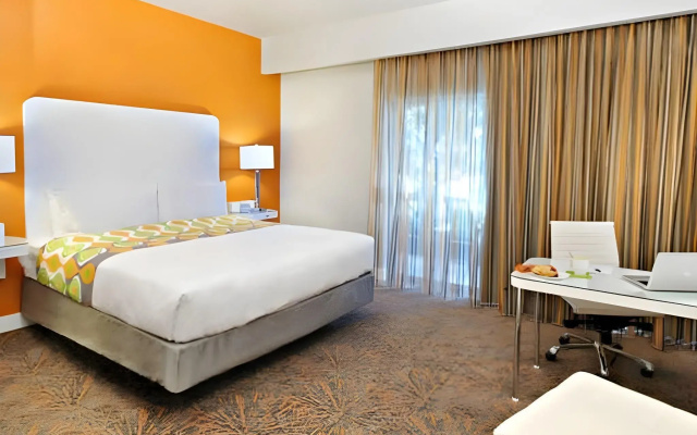 photo 4 of Sportsmens Lodge Hotel
